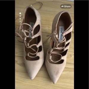 Steve Madden nude lace pumps